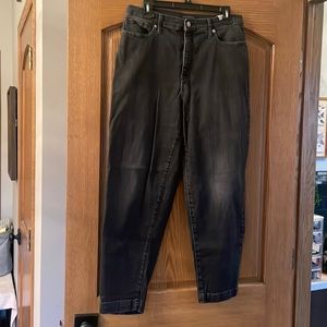 Gently worn Banana Republic vintage style mom jeans; sz 10; black